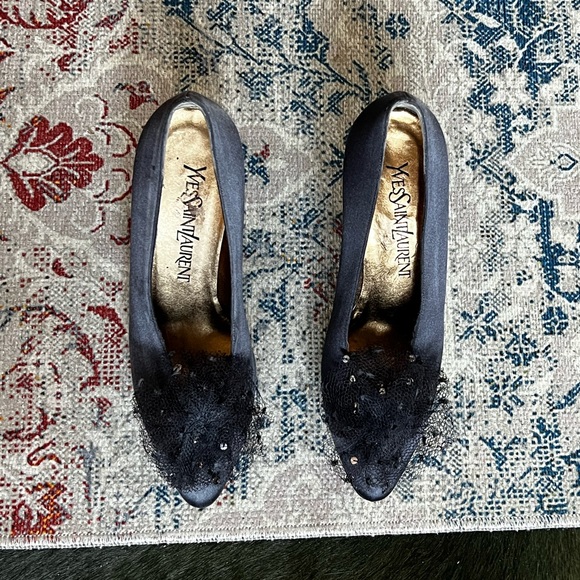 Yves Saint Laurent Vtg. Satin heels - Picture 2 of 12